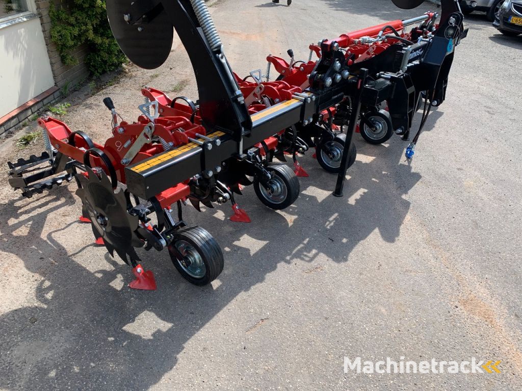 KRAMER MINOS rijen schoffel 4.5 meter hydraulisch opklapbaar