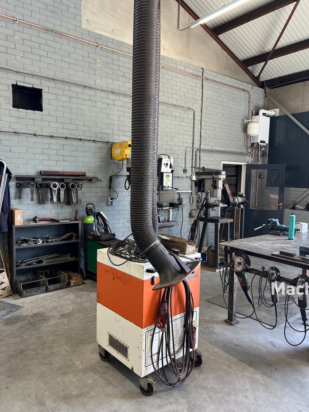 Mobiele afzuiginstallatie voor las en slijpwerkzaamheden