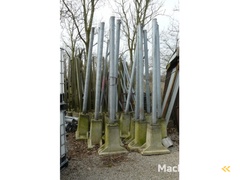 stalen-palen-met-betonnen-voet