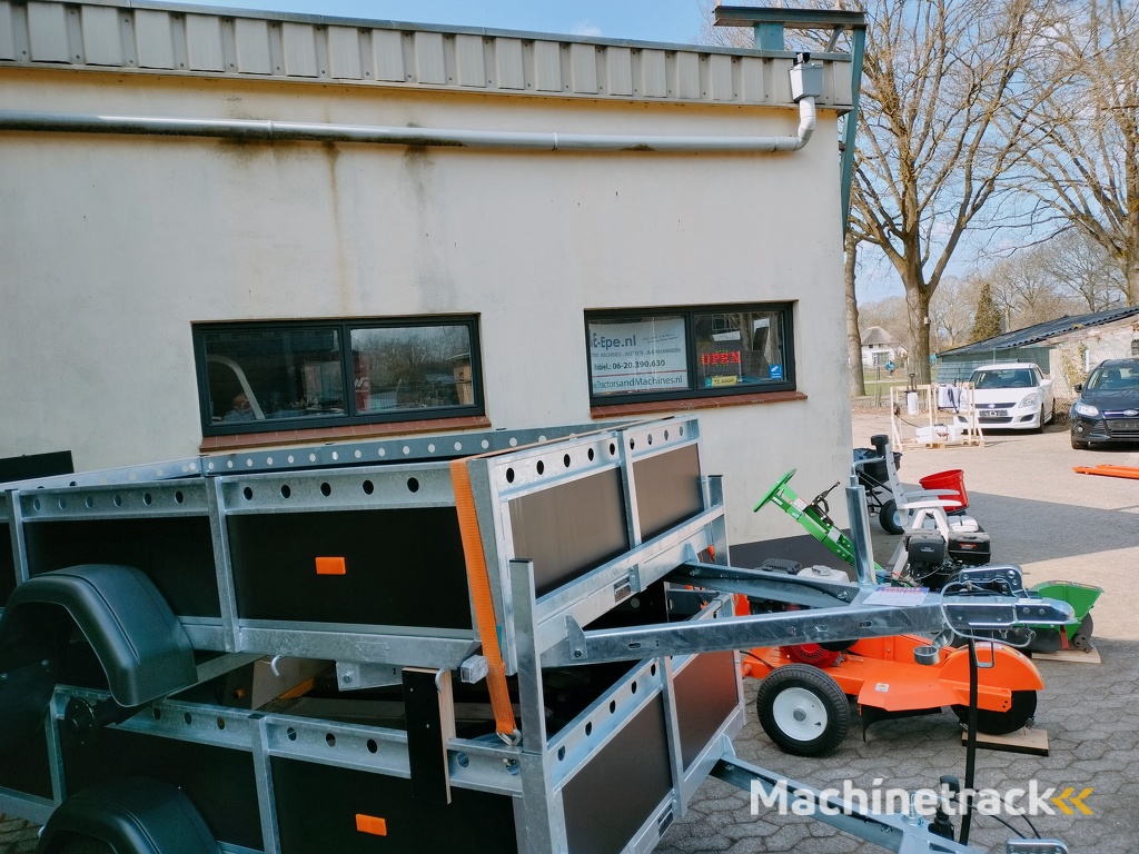 Showroom model: H_A_H / VDM - 750 =  standaard  = 260 x 130 Cm. + 1.050 Kg. as ( Bjr. 2023 )