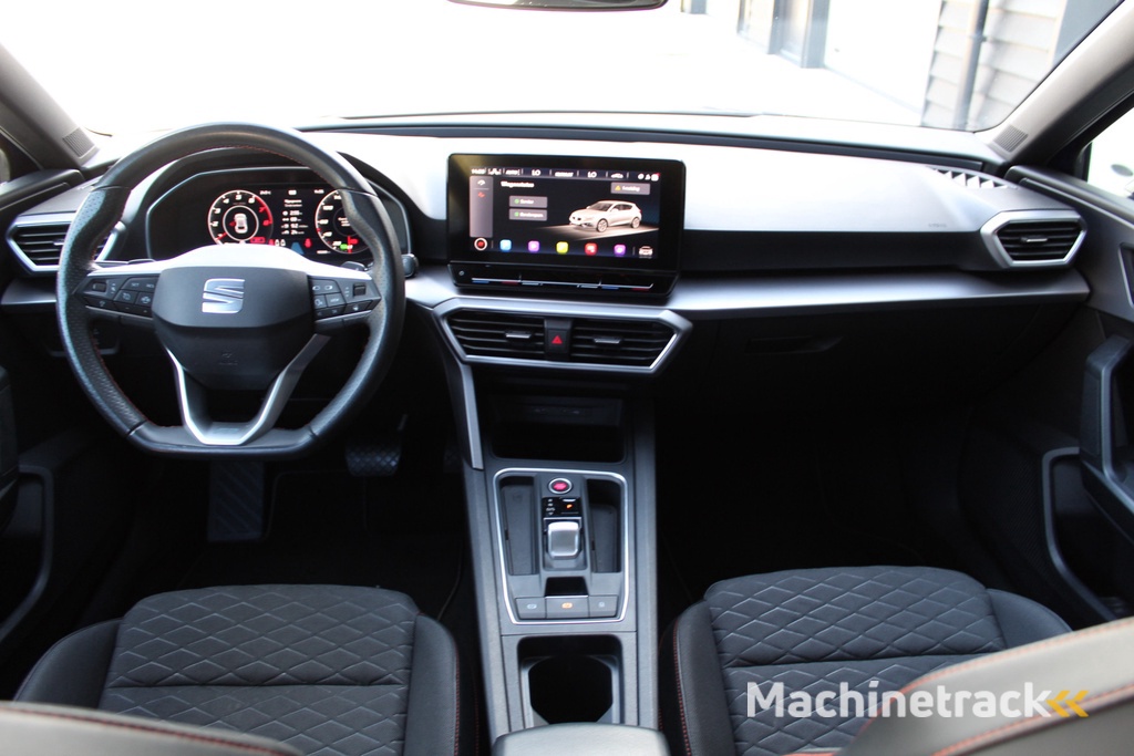SEAT Leon 1.5 eTSI 150Pk FR Launch Edition | Panoramadak | NL-auto