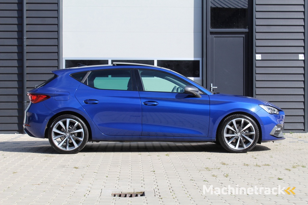 SEAT Leon 1.5 eTSI 150Pk FR Launch Edition | Panoramadak | NL-auto