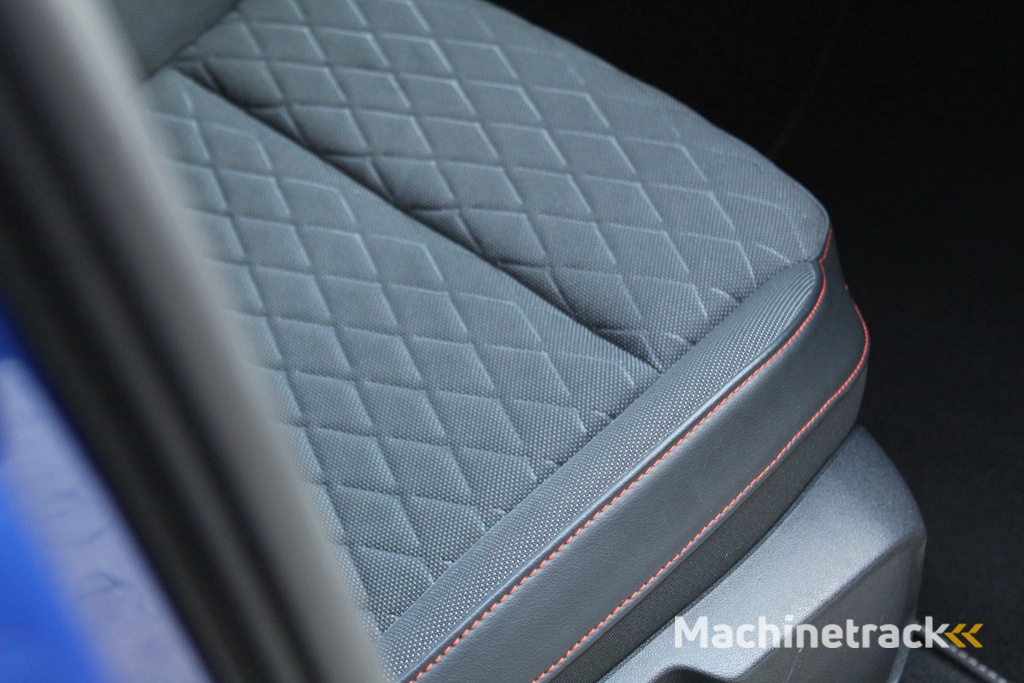 SEAT Leon 1.5 eTSI 150Pk FR Launch Edition | Panoramadak | NL-auto