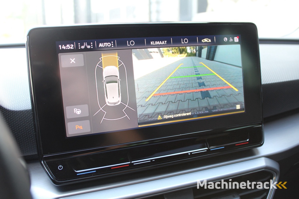 SEAT Leon 1.5 eTSI 150Pk FR Launch Edition | Panoramadak | NL-auto