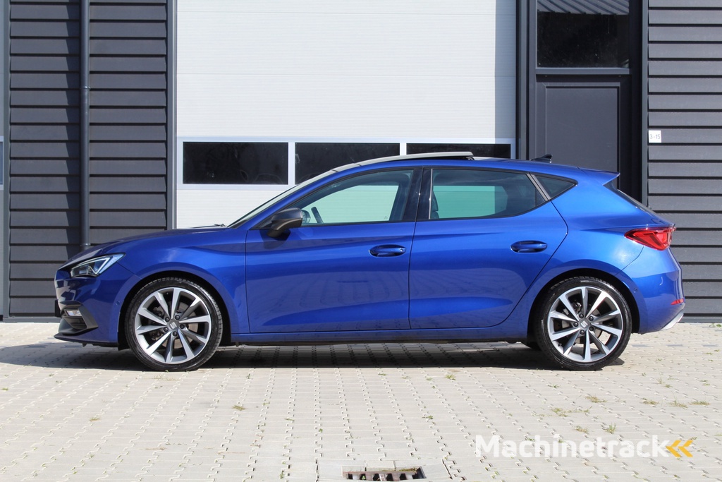 SEAT Leon 1.5 eTSI 150Pk FR Launch Edition | Panoramadak | NL-auto
