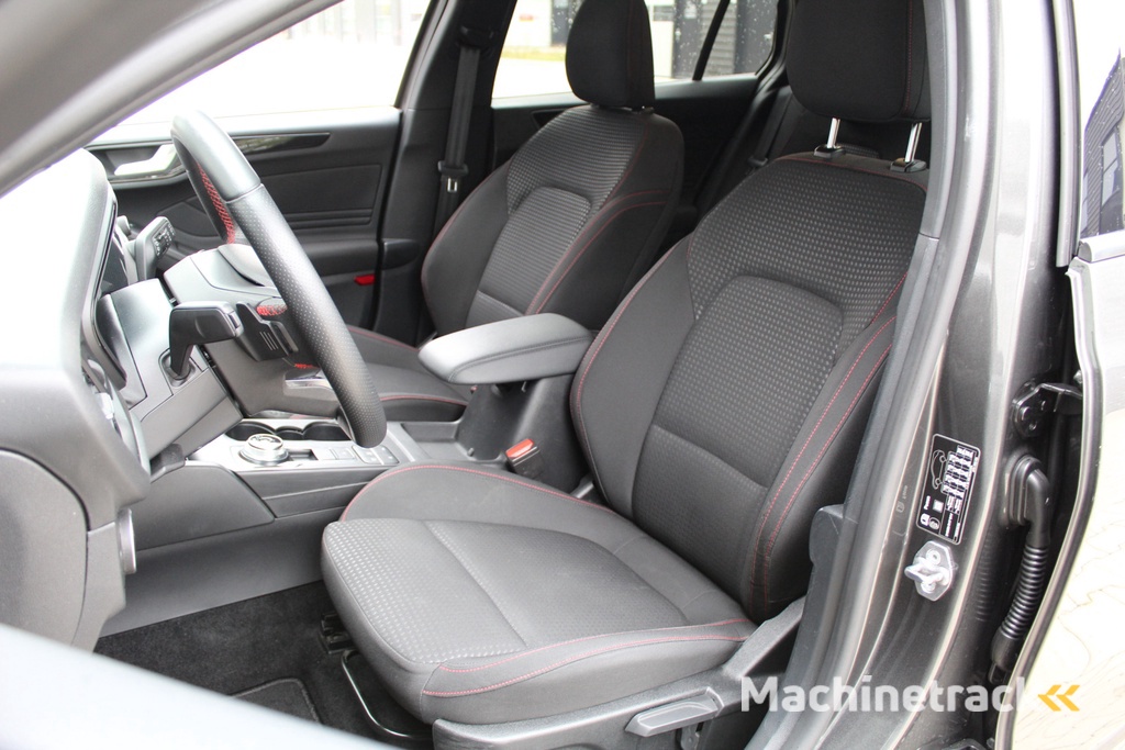 Ford Focus Wagon 1.0 EcoBoost ST Line X Business | automaat | LED | Winterpakket