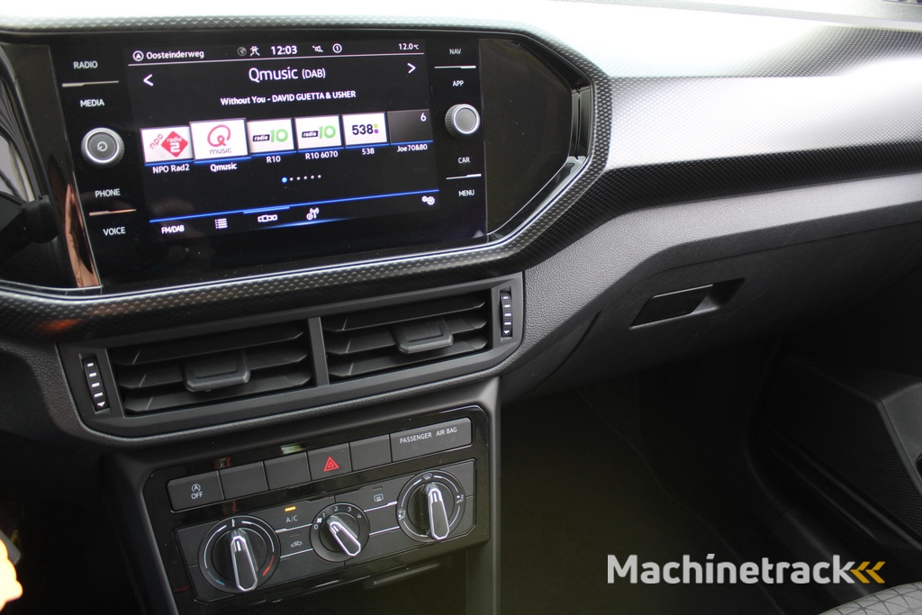 Volkswagen T-Cross 1.0 TSI Life | Dealer onderhouden | Apple carplay / Android auto