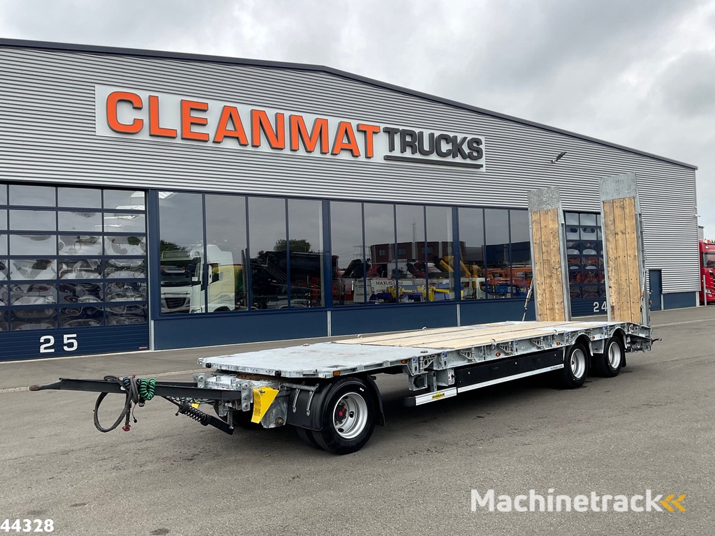 Humbaur 3-assige aanhangwagen met oprijrampen