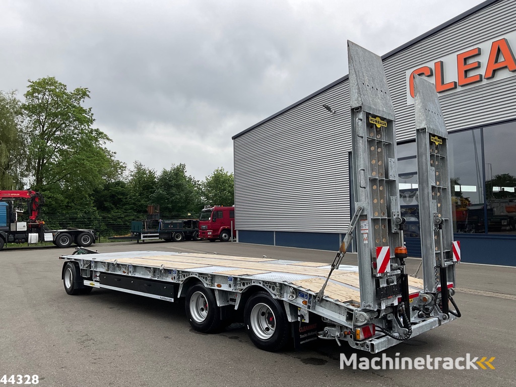 Humbaur 3-assige aanhangwagen met oprijrampen