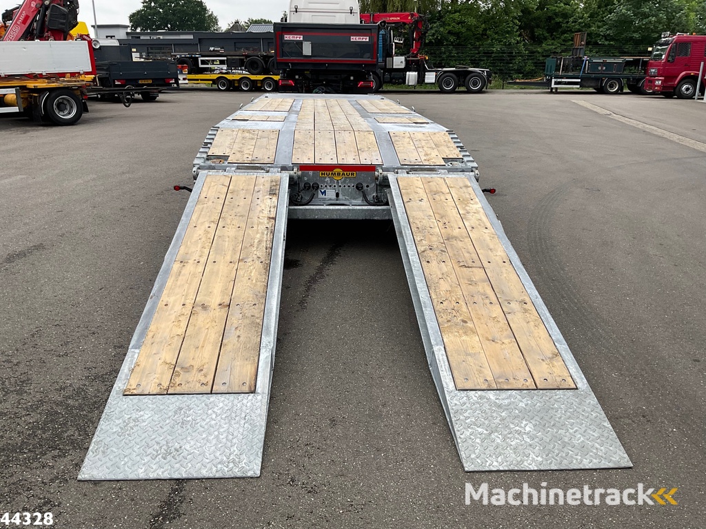 Humbaur 3-assige aanhangwagen met oprijrampen