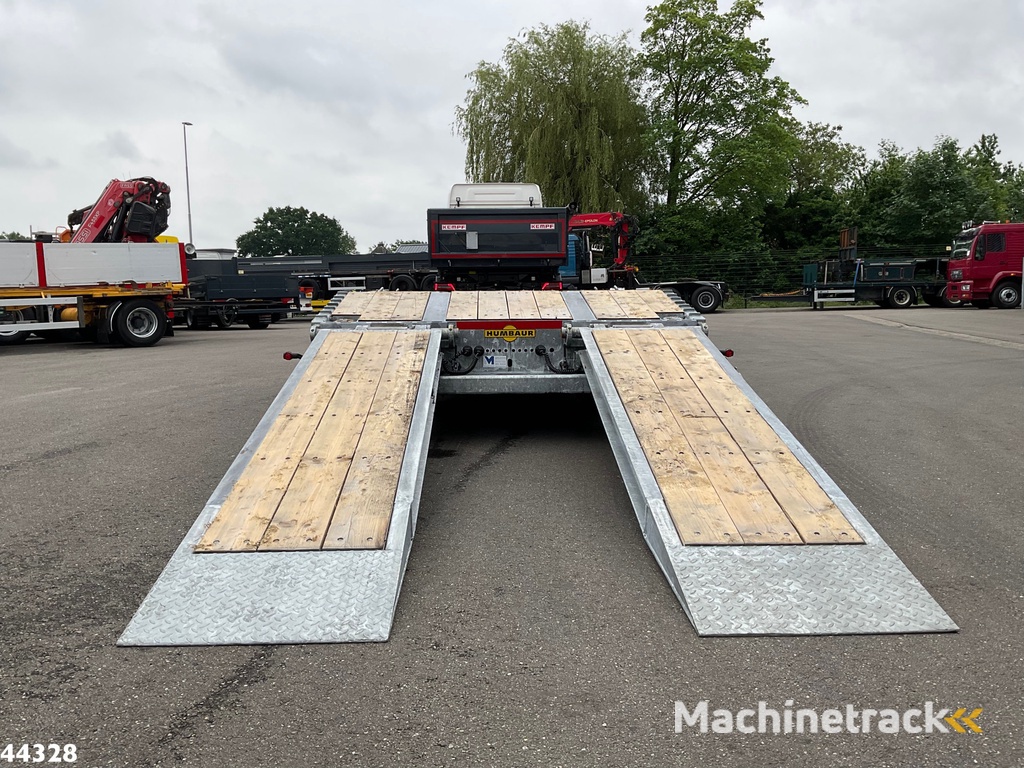 Humbaur 3-assige aanhangwagen met oprijrampen