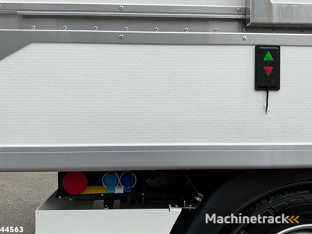 Peugeot E-Expert 100% elektrisch kippende zijlader