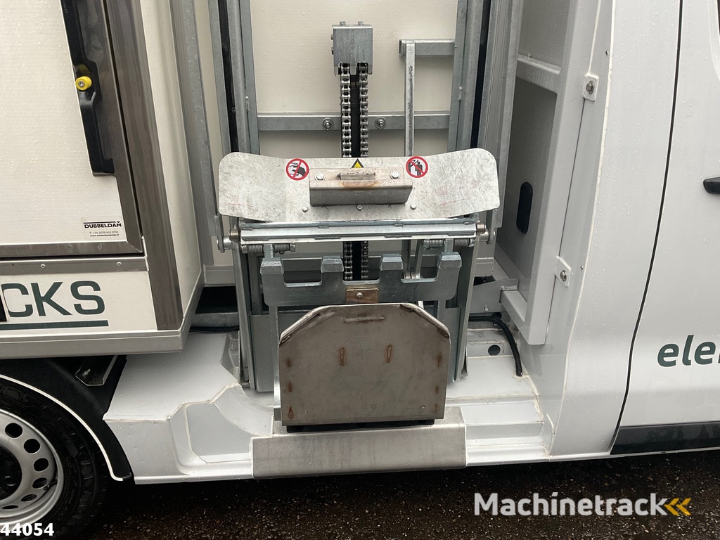 Peugeot E-Expert 100% elektrisch kippende zijlader