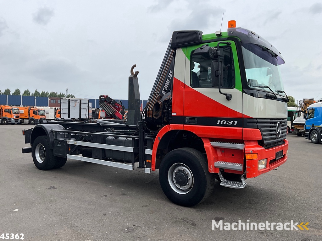 Mercedes-Benz Actros 1931 AK 4x4 Hiab 12 Tonmeter laadkraan