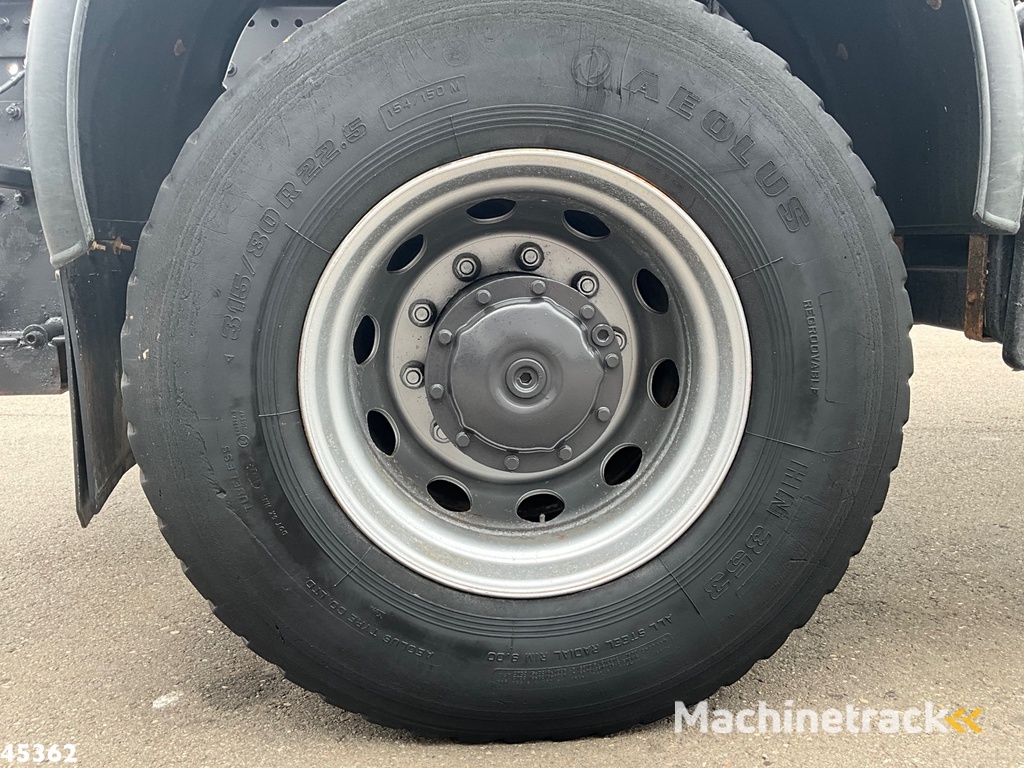 Mercedes-Benz Actros 1931 AK 4x4 Hiab 12 Tonmeter laadkraan