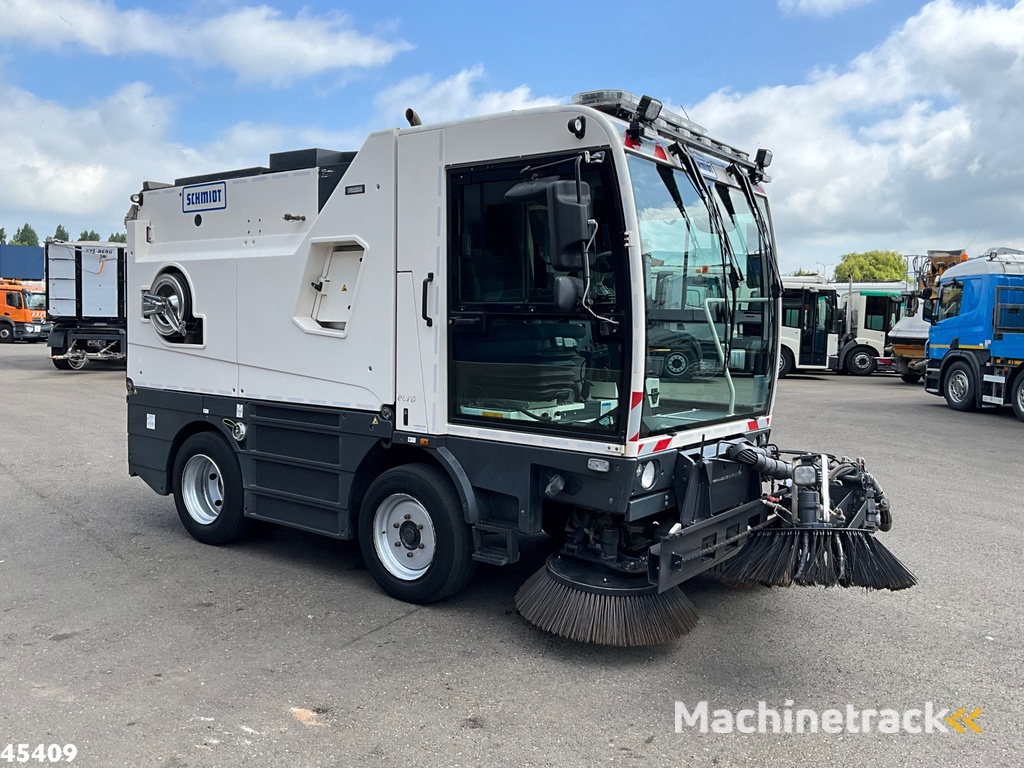 Schmidt Cleango 500 Compact Euro 6 with 3-rd brush