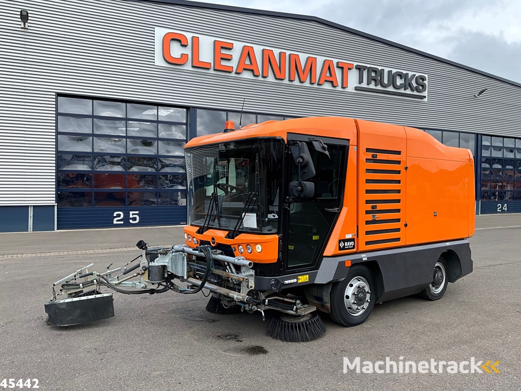 RAVO 540 CD Euro 6 with 3-rd brush