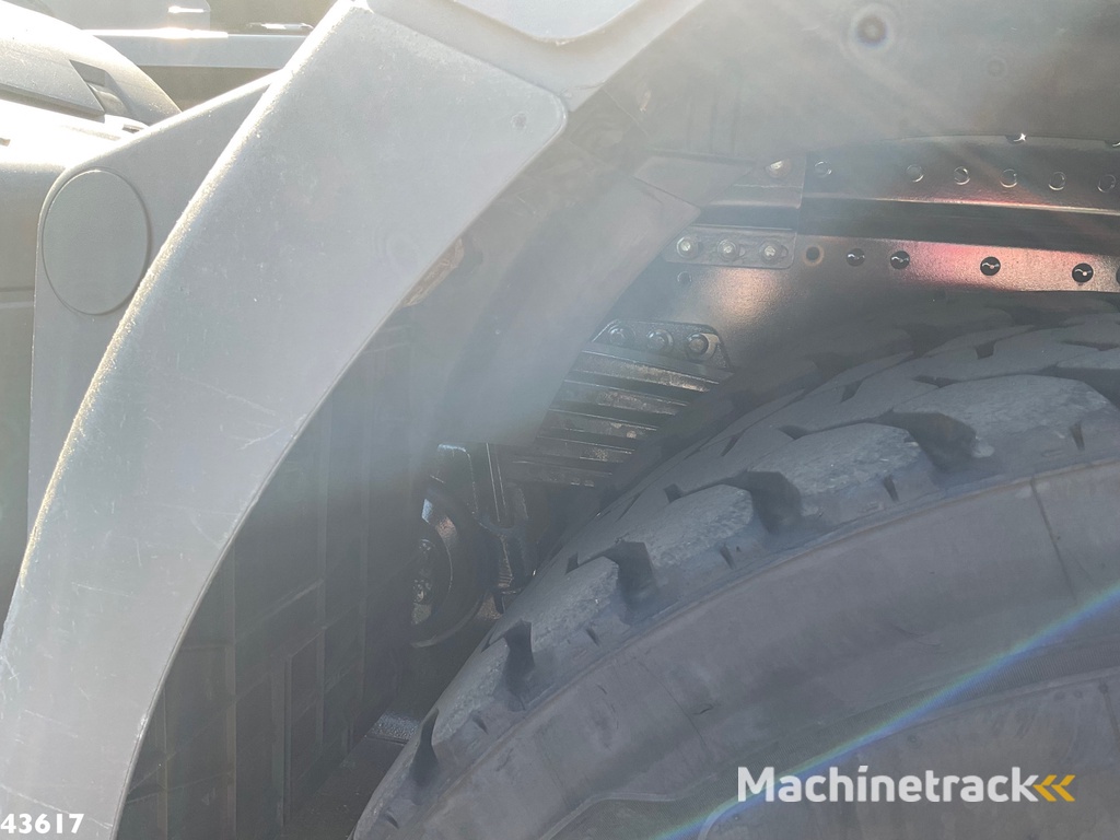 Man TGS 32.470 8x4 Euro 6 Hiab 22 Tonmeter laadkraan Just 68.765 Km!