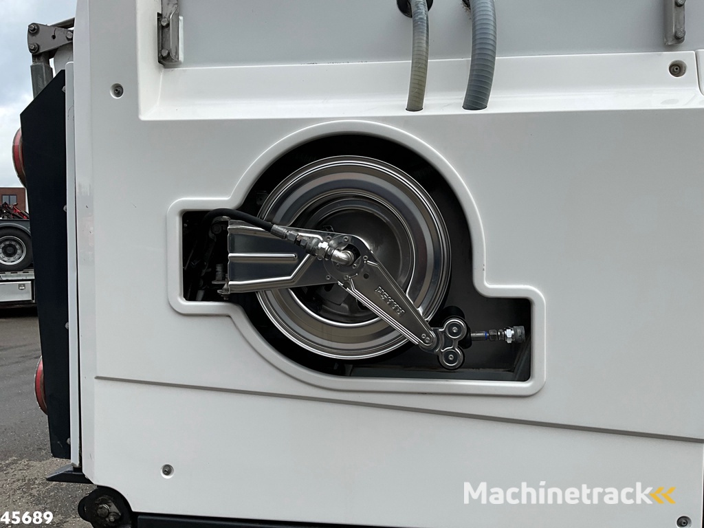 Schmidt Cleango Compact 500 Euro 6 with 3-rd brush Just 4.260 km!