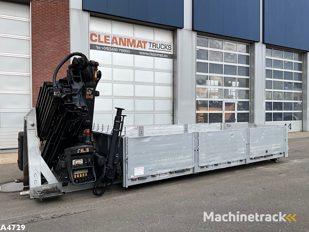 Laadplateau met Hiab 28 Tonmeter laadkraan