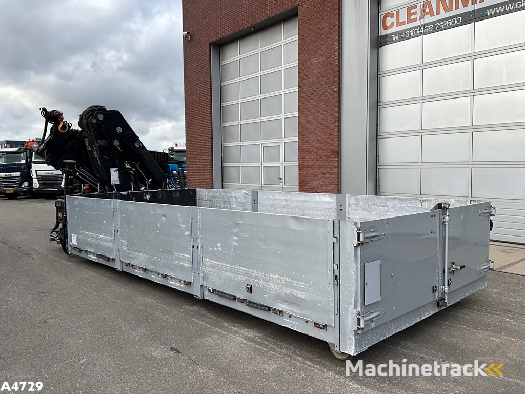 Laadplateau met Hiab 28 Tonmeter laadkraan