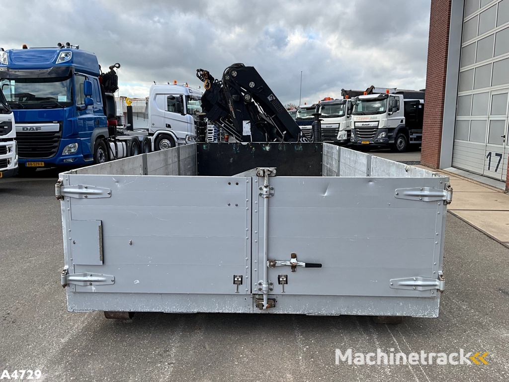 Laadplateau met Hiab 28 Tonmeter laadkraan