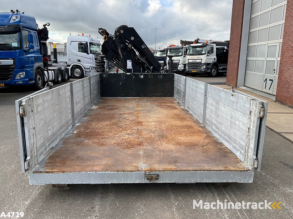 Laadplateau met Hiab 28 Tonmeter laadkraan
