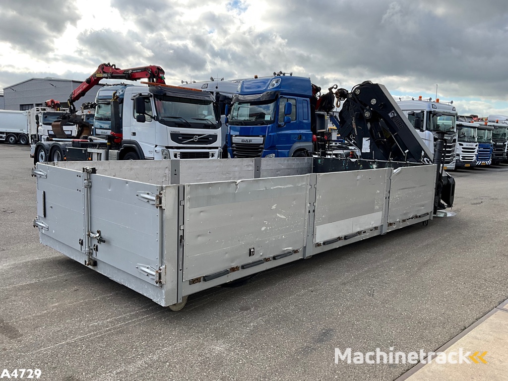 Laadplateau met Hiab 28 Tonmeter laadkraan