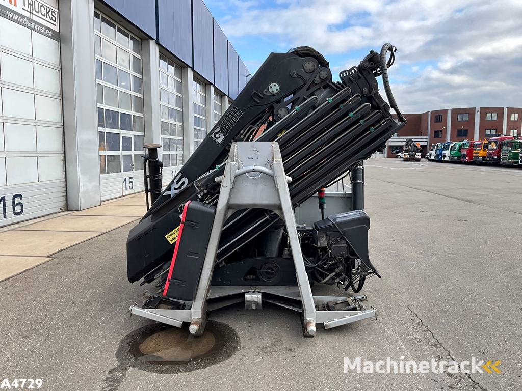 Laadplateau met Hiab 28 Tonmeter laadkraan