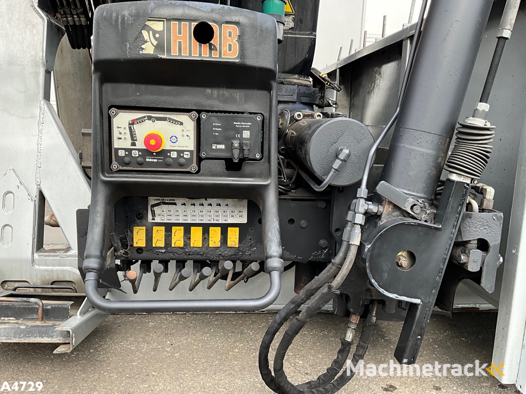 Laadplateau met Hiab 28 Tonmeter laadkraan