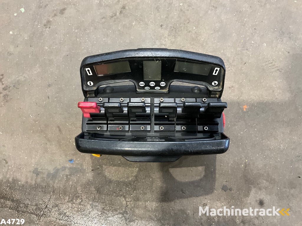 Laadplateau met Hiab 28 Tonmeter laadkraan