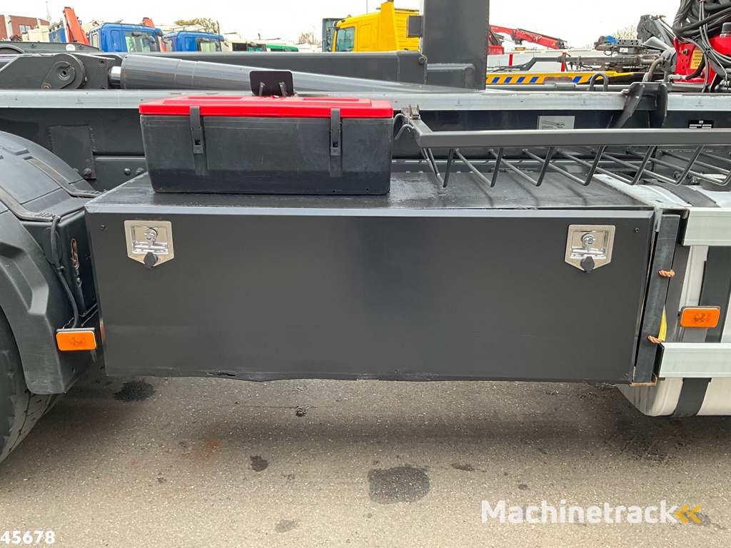 Volvo FM 330 Palfinger 14 Tonmeter Z-kraan Just 241.898 km!