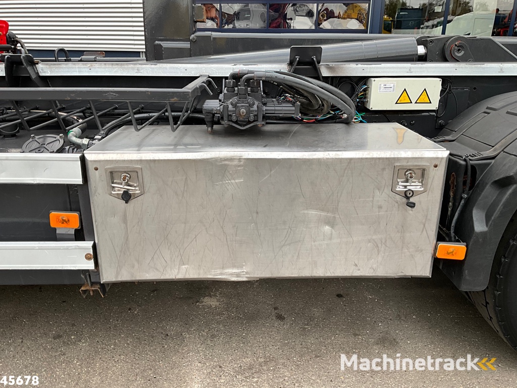 Volvo FM 330 Palfinger 14 Tonmeter Z-kraan Just 241.898 km!