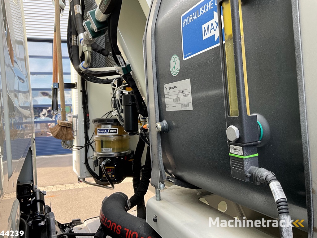 DAF FAG XD 300 Terberg Olympus 17m³