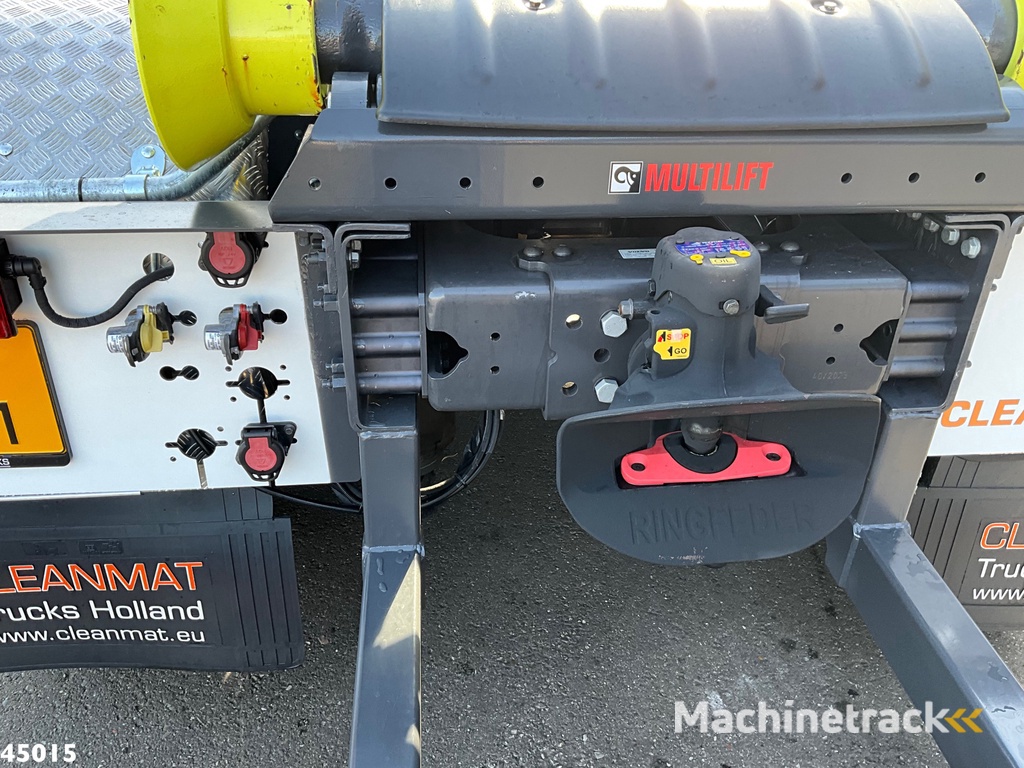 Volvo FM 420 8x2 Euro 6 HMF 26 Tonmeter laadkraan