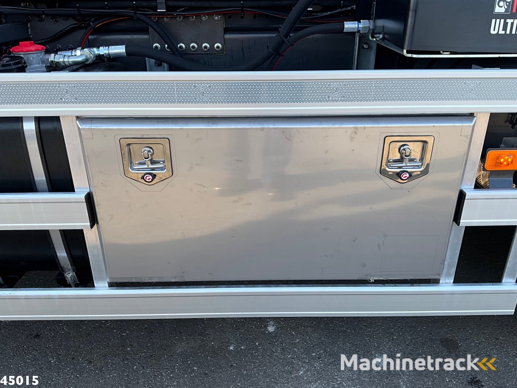 Volvo FM 420 8x2 Euro 6 HMF 26 Tonmeter laadkraan