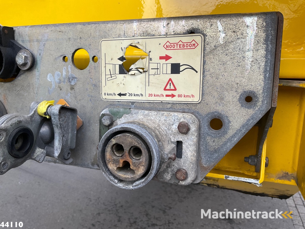 Nooteboom MC0-50-04 2 x Uitschuifbaar