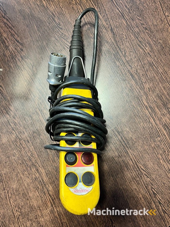 Nooteboom MC0-50-04 2 x Uitschuifbaar