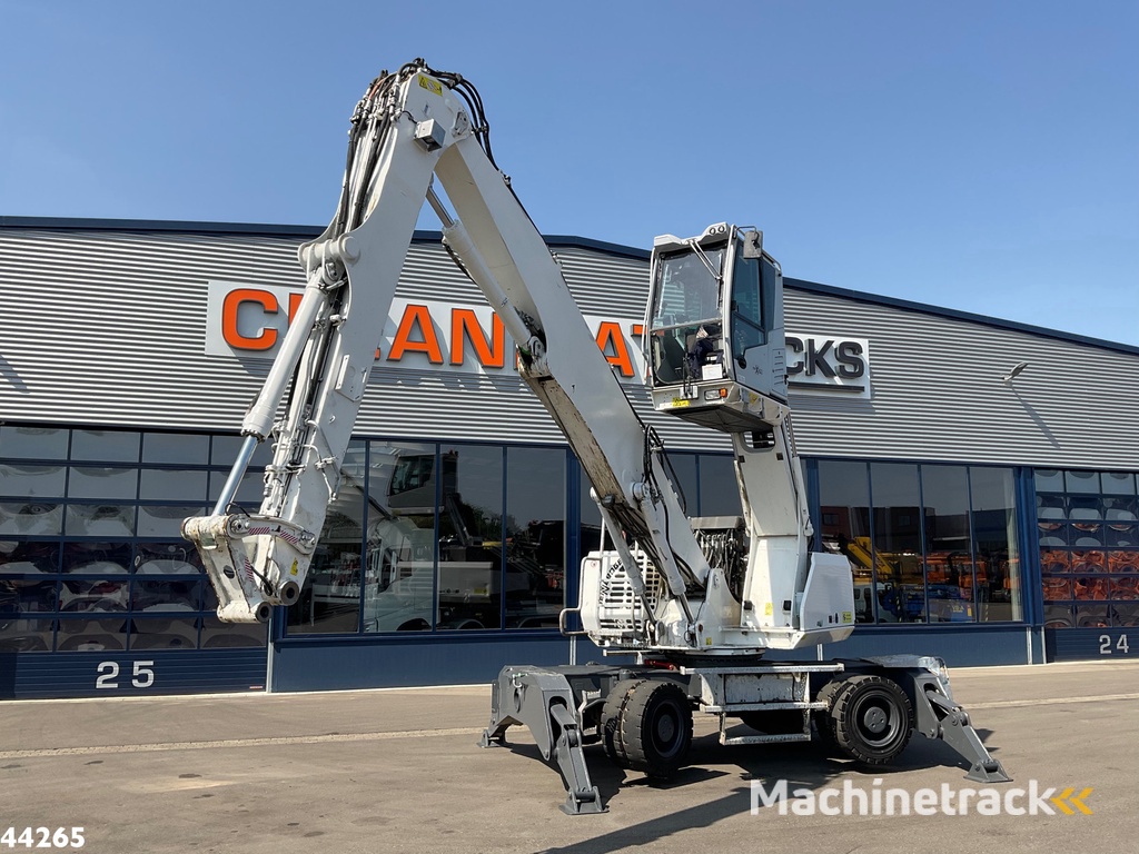 SENNEBOGEN 821 E Material Handling Machine