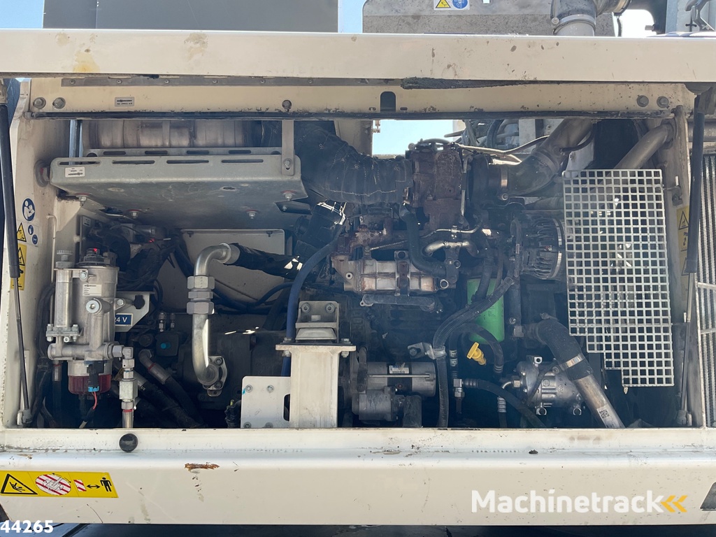 SENNEBOGEN 821 E Material Handling Machine