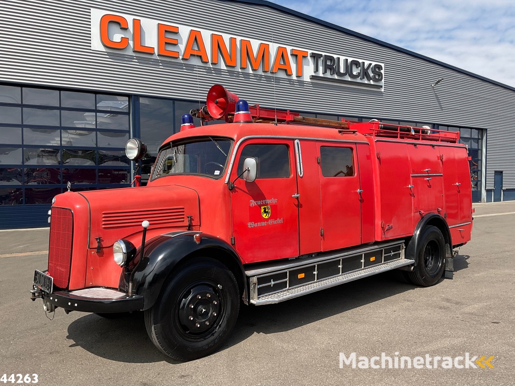 Mercedes-Benz LF 311 Oldtimer Feuerwehrfahrzeug Just 35.940 km!