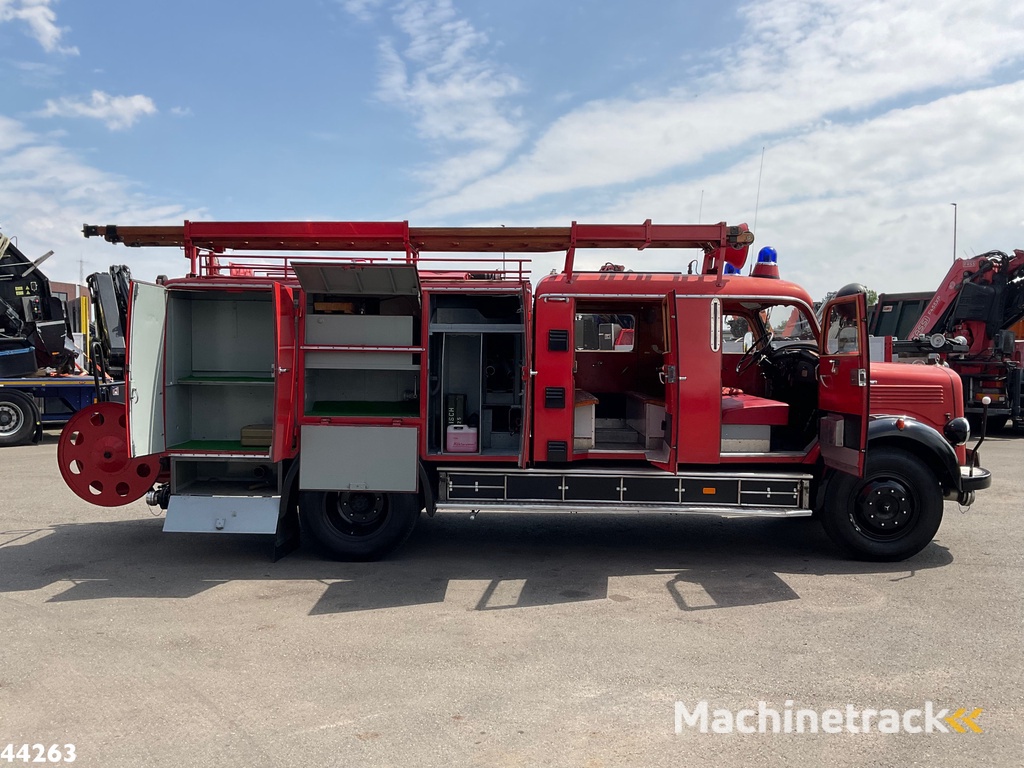 Mercedes-Benz LF 311 Oldtimer Feuerwehrfahrzeug Just 35.940 km!