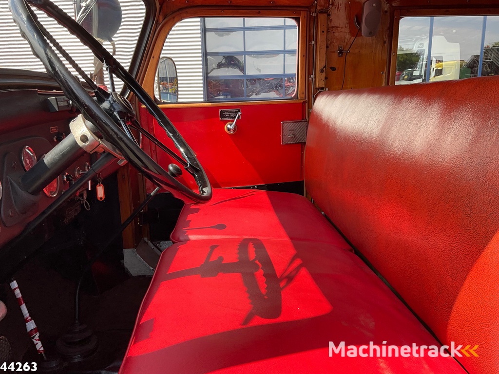 Mercedes-Benz LF 311 Oldtimer Feuerwehrfahrzeug Just 35.940 km!