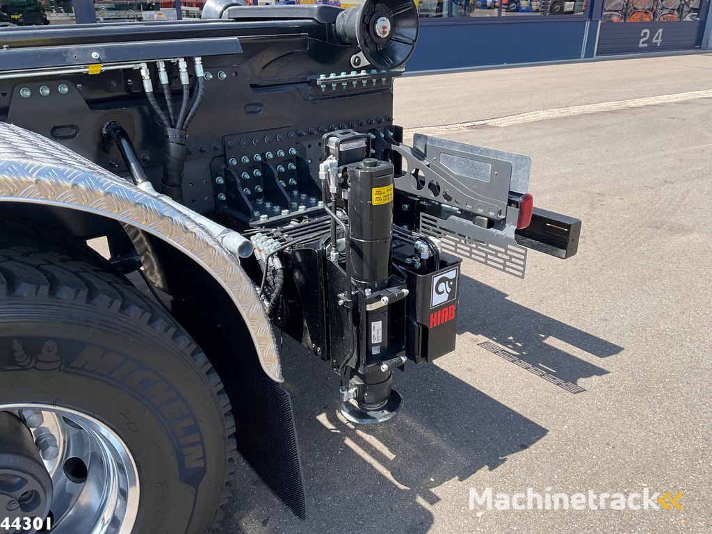 Volvo FMX 500 8x4 Euro 6 Hiab 65 Tonmeter laadkraan + Multilift 25 Ton haakarmsysteem NEW AND UNUSED!