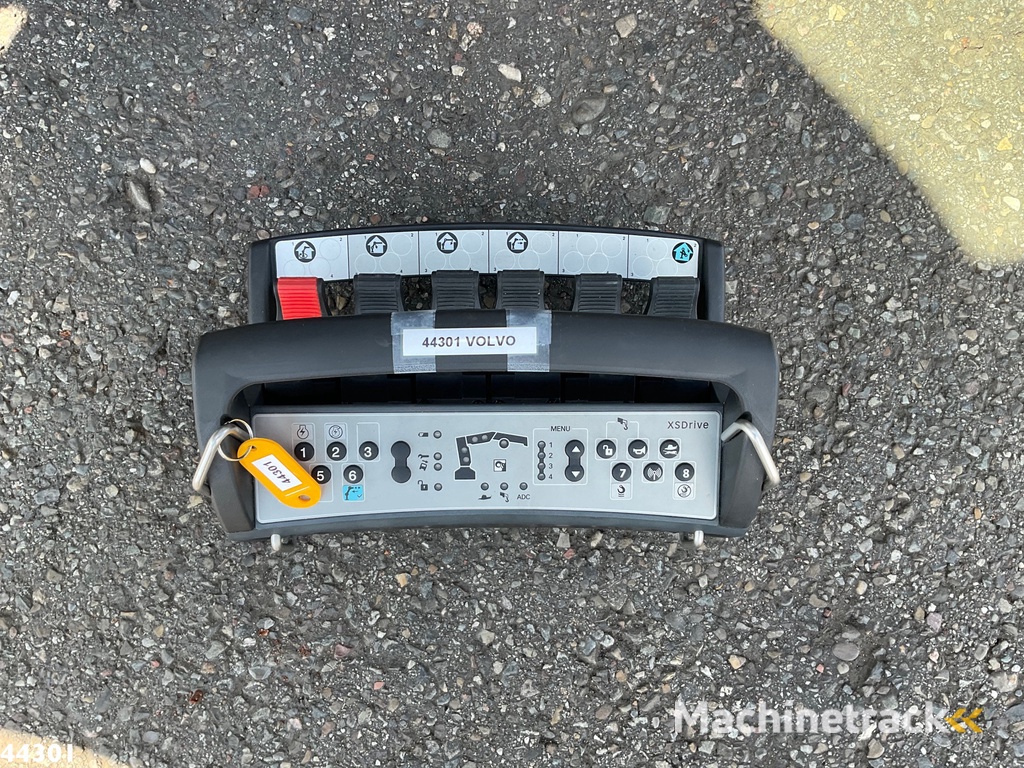 Volvo FMX 500 8x4 Euro 6 Hiab 65 Tonmeter laadkraan + Multilift 25 Ton haakarmsysteem NEW AND UNUSED!