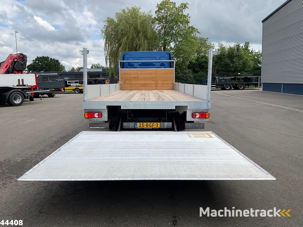 DAF FA LF 250 Euro 6 Autotransporter met laadklep