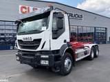 Minituur van Iveco AD260T 6x4 Euro 6 AJK 20 haakarmsysteem
