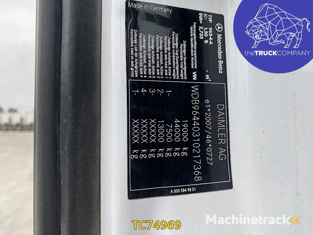 Mercedes-Benz Arocs 1943