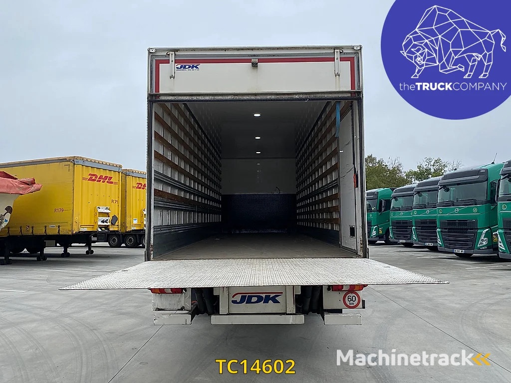 Mercedes-Benz Antos 1827