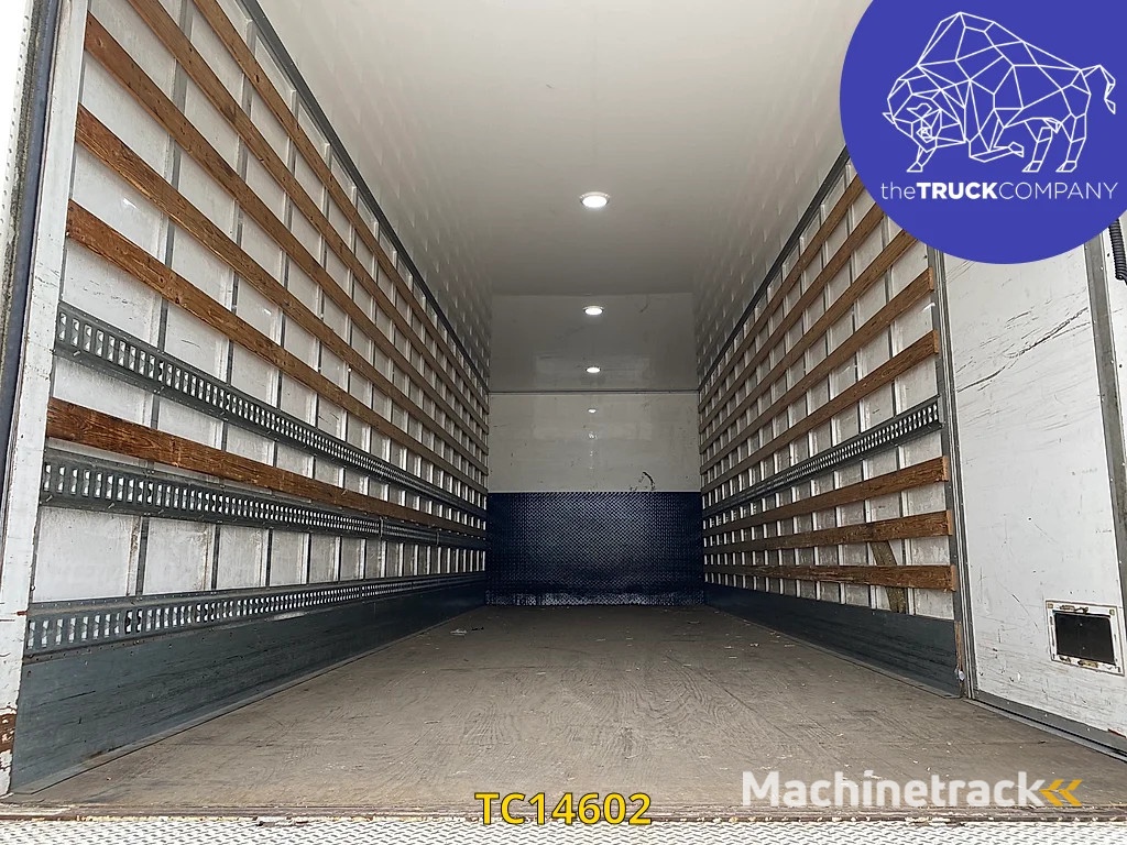 Mercedes-Benz Antos 1827